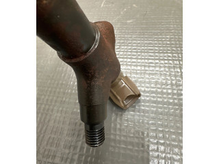 Vstřikovač 52000AFF Toyota Avensis T270