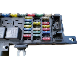 Блок предохранителей 30728008, 518829106 Volvo S80