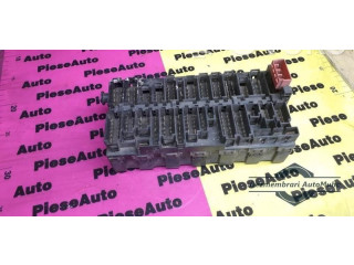 Блок предохранителей 357937039, 357937039.   Volkswagen Golf III    