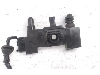 Датчик открытия / закрытия двери (крыло)     Mitsubishi Outlander 2013 - 2021 года