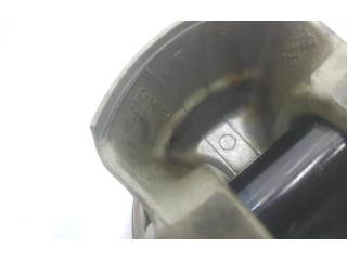 Píst 89L106, 11258092931   BMW 7 F01 F02 F03 F04  pro benzínový motor 4.4  