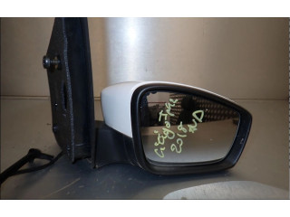 Зеркало электрическое Skoda Citigo 2011 - 2020 года
