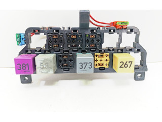 Блок предохранителей 8D0937503E Skoda Superb B5 (3U)