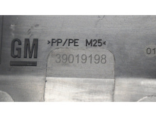 Блок предохранителей 39040849, 39019198 Opel Astra K