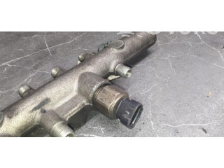 Vstřikovací lišta    Mazda 323     