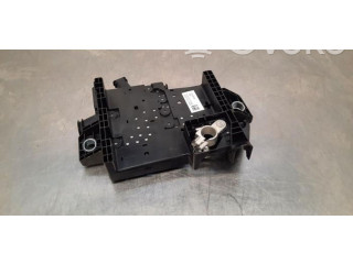 Блок предохранителей  32200334   Volvo XC40    