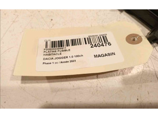 Блок предохранителей 284B04064R Dacia Jogger