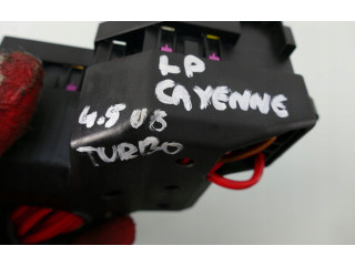 Pojistková skříňka 7L0941828B Porsche Cayenne (9PA) 2005