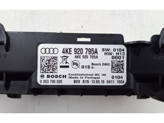 Панель приборов Audi e-tron