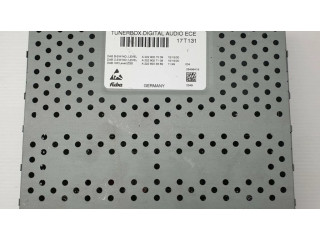 Радио/ проигрыватель CD/DVD / навигация