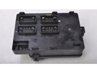 Pojistková skříňka 518053608 Aston Martin DB7 2001