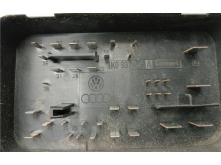   Pojistková skříňka 1K0937125A, 0090012   Volkswagen Tiguan 2007