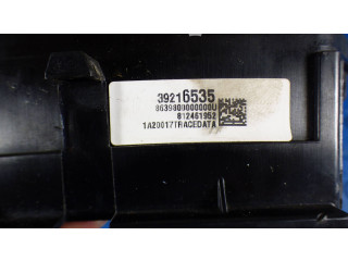 Блок предохранителей 39216535, 812461952 Vauxhall Astra K