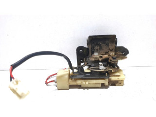 Замок багажника Mazda Premacy