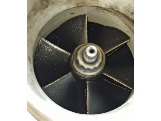  Турбина Volvo XC90  8689592         