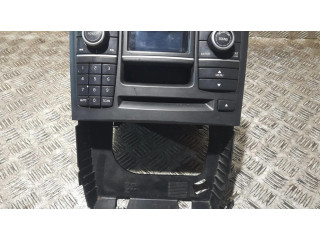 Радио/ проигрыватель CD/DVD / навигация