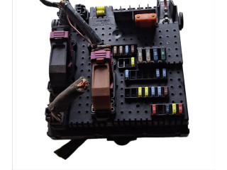 Блок предохранителей 28017881, 30728512 Volvo V70