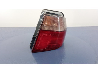 Задний фонарь в кузове
