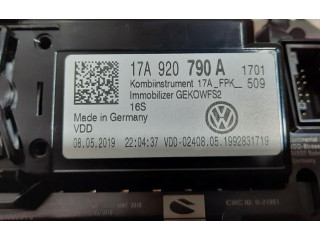 Přístrojová deska  Volkswagen T-Roc 2019 17A920790A  