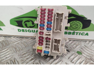 Pojistková skříňka Nissan Navara