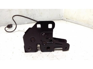 Замок капота двигателя