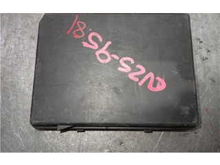 Блок предохранителей  284B71965R, H4DE470   Dacia Sandero III    