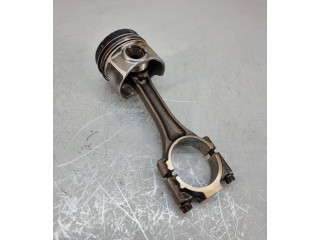 Поршень с шатуном Skoda Octavia Mk3 (5E)