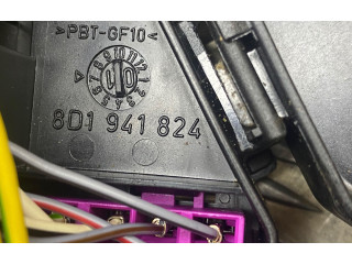 Блок предохранителей  8D1941824   Skoda Superb B5 (3U)    