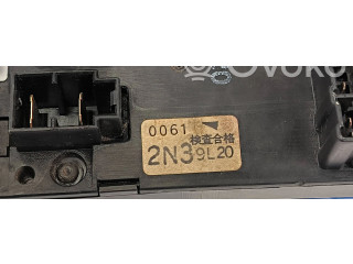 Pojistková skříňka 243502N300H Nissan Almera 2000