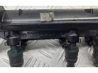 Топливная рампа 06A133317A   Audi A3 S3 8L  