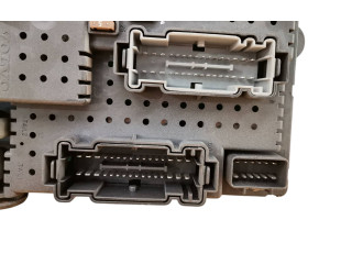 Блок предохранителей 8676391, 12217799 Volvo XC90