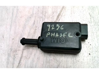 Блок управления центрального замка     Renault 25