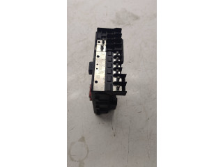 Блок предохранителей  1K0937125D   Skoda Octavia Mk2 (1Z)    