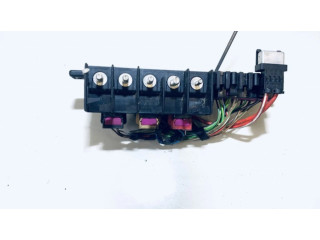 Pojistková skříňka 8l0941822 Volkswagen Golf IV 1999