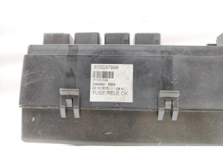 Блок предохранителей 670037998, 22122015 Maserati Levante