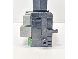 Блок предохранителей     Volkswagen Transporter - Caravelle T4    