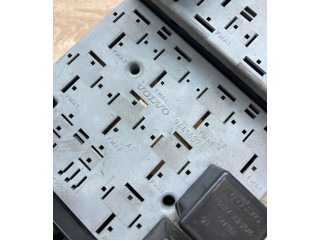 Блок предохранителей 9441607 Volvo S80