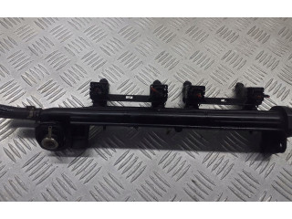 Топливная рампа 06A133317A   Audi A3 S3 8L  