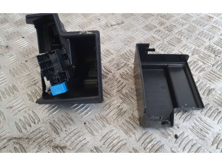 Pojistková skříňka 252361535R Renault Captur II 2021