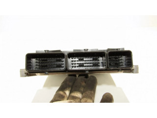 Блок управления двигателя 0281016807   Nissan Primastar