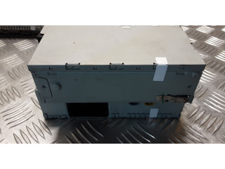 Радио/ проигрыватель CD/DVD / навигация