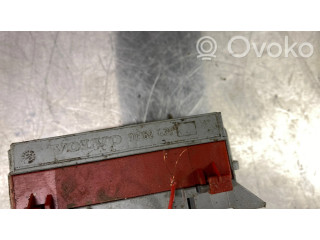 Блок предохранителей 9162439   Volvo S80