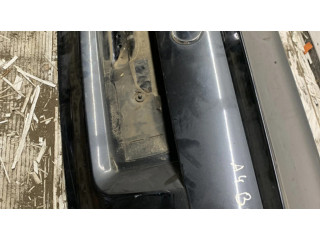 Задняя крышка (багажника)