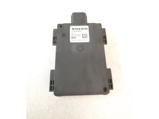 Датчик слепых зон 31665693 Volvo XC90