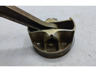  Поршень с шатуном    Maserati Quattroporte  