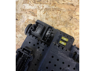 Блок предохранителей 30786646, 28080156 Volvo V70