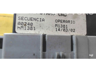 Блок предохранителей 09115142 Opel Combo C