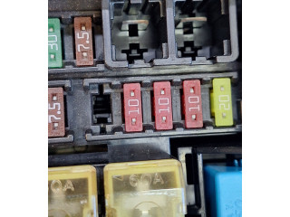 Pojistková skříňka 8264175070, 311100211 Toyota Prius (XW30) 2013