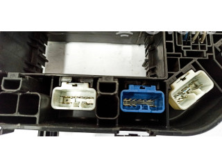 Блок предохранителей  8826332070, 1567001400   Toyota Prius (XW20)    