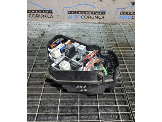 Pojistková skříňka Audi Q7 4L 2007